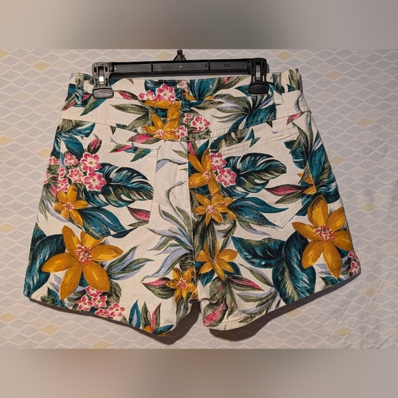 Women's Michael G shorts. Sz. 13. Like New. - Picture 3 of 4